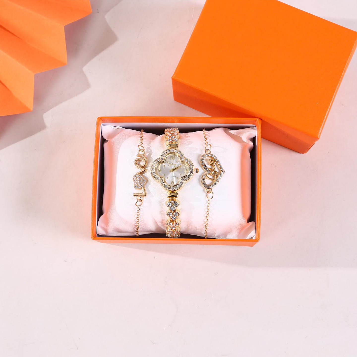 Style three (watch+bracelet*2+gift box)