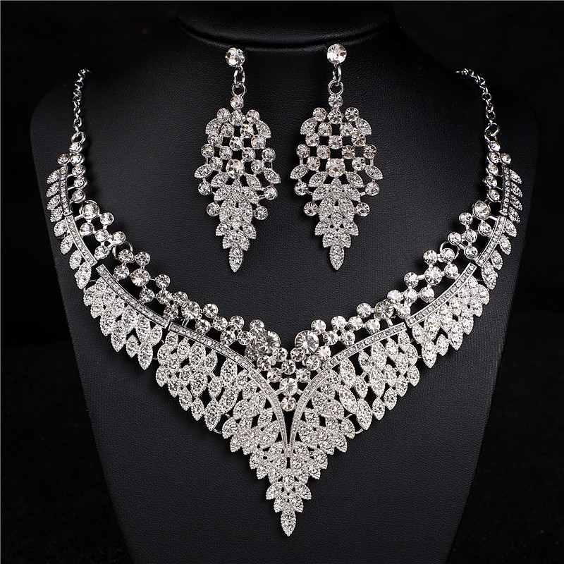 Silver necklace + earring pin