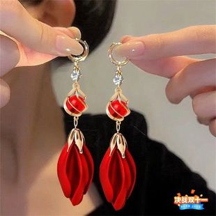 Red petal tassel earrings 1312