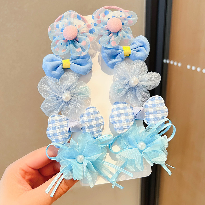 a sky blue 10 piece set bow